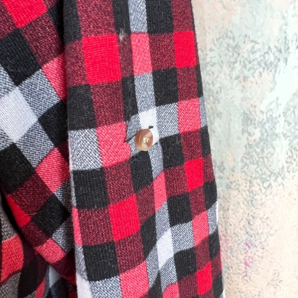 📌Eden & Olivia Red -Black -White Plaid Soft Button Down Shirt w/ Roll Up Sleeve - Picture 5 of 15